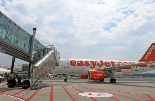 Britanski nizkocenovni letalski prevoznik Easyjet je odpovedal vse 
polete med Brnikom in Londonom med novembrom in sredino 
decembra.