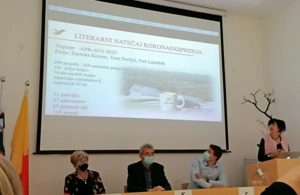 Rezultate literarnega natečaja Koronaekspresija so pred dnevi  
predstavili v pomniku na Cerju, ko so predstavili še druge aktualne 
projekte v občini. 