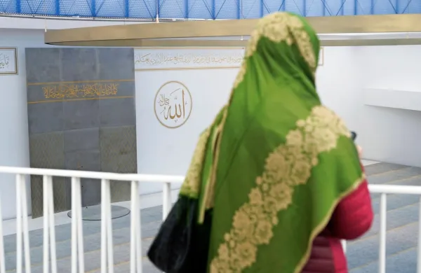 Če ne bodo dobili dovoljenja NIJZ, v objektih islamske skupnosti 
v Sloveniji ne bo današnje molitve. Na dovoljenje čaka tudi 
Slovenska škofovska konferenca.