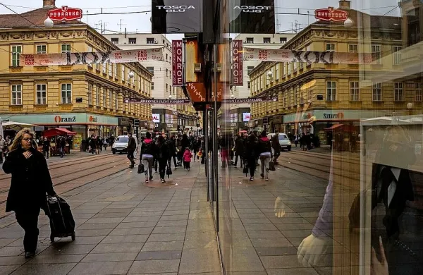 Od 486 novih okužb so jih 199 potrdili v Zagrebu, kjer so opravili 
1054 testiranj.