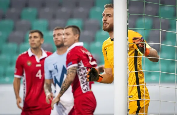 Bo Jan Oblak (desno) ohranil mrežo nedotaknjeno tudi jutri v 
Prištini?
