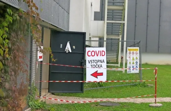 V soboto ob 2956 testih potrjenih rekordnih 411 okužb, 33 na Primorskem