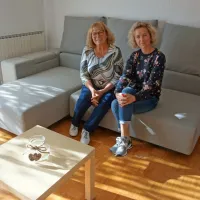 Z nagrado Primorskih novic je Ljuba Janežič razveselila hčer