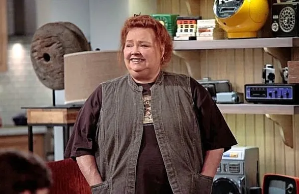 V 78. letu starosti je preminila igralka Conchata Ferrell, ki je v 
humoristični televizijski seriji Dva moža in pol igrala Berto. (Foto 
vir: CBS)