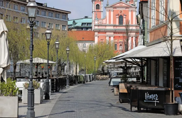 V rdečih regijah zaprti gostinski obrati in fitnesi, v rumenih ena oseba na 20 kvadratnih metrov