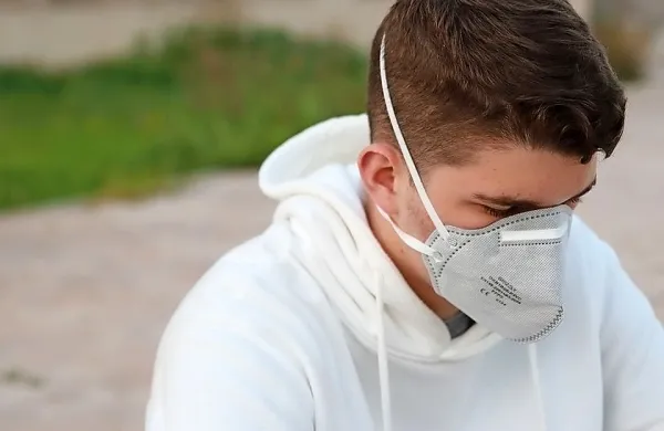 Na Irskem bodo vsa potovanja oziroma aktivnosti bodo omejene 
na največ pet kilometrov od doma.