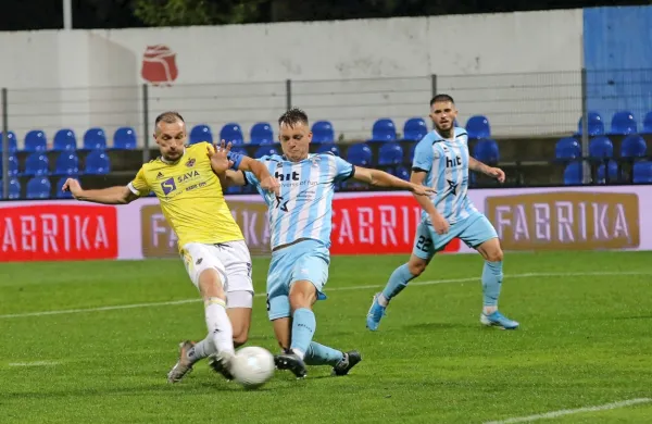 Mariborčani (v rumeni majici) dvigujejo formo, Gorico pa čaka še 
precej dela.