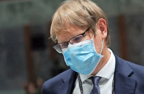 Kandidat za ustavnega sodnika Anže Erbežnik na današnjem 
tajnem glasovanju v DZ ni prejel zadostne podpore za izvolitev na 
funkcijo ustavnega sodnika.