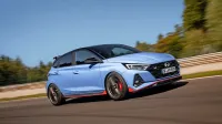 Hyundai i20 N na ceste prihaja spomladi prihodnje leto, cena zanj 
še ni določena, dejstvo pa je, da se bo zanj zanimal precej ozek 
krog kupcev.