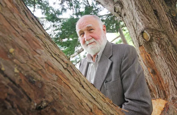 Včeraj se je v 87. letu življenja za vedno poslovil zapisovalec 
izročila slovenskega staroverstva Pavel Medvešček.