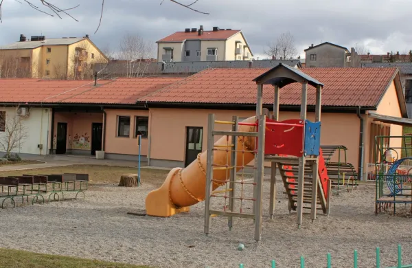 Za otroke, katerih starši bodo tudi prihodnji teden v službi in ne 
bodo mogli zagotoviti varstva, bo v sedmih občinah odprtih 20  
vrtcev. 