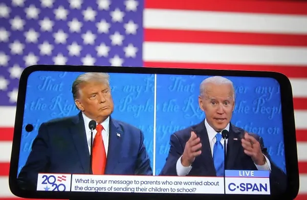 “Dajmo, zmagaj, Donald Trump,” je zapisal Janša v tvitu v 
angleščini.