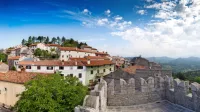Komenska  občina bo  plačala testiranje za vse zaposlene v občini, 
da bi tako zajezila hitro širitev okužb.