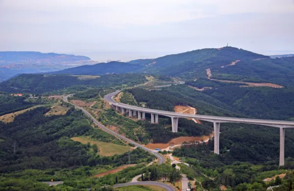 2TDK dobil sedem pritožb gradbincev