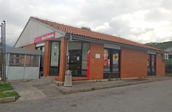 Mlinotest ostaja  najemnik trgovine v Sv. Antonu, komu so jo 
prodali, pa v Mercatorju še ne želijo razkriti. 