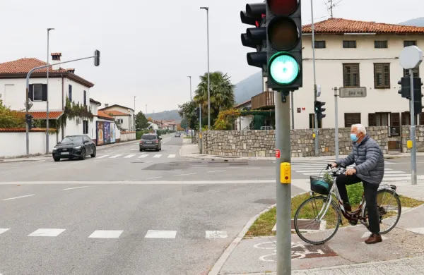 Prihodnjo pomlad bo pri Hermeliki  krožišče, naprej proti Sabotinu 
pa kolesarska pot, ki jo domačini že dolgo pričakujejo. 