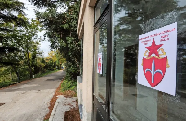 Plakatna akcija trža&scaron;kih independistov