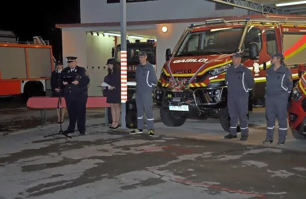Lani spomladi je gasilsko društvo prejelo novi vozili, sedaj pa je na 
vrsti obnova doma.
