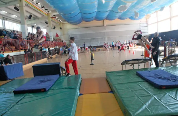 Sedem mesecev po renški (na fotografiji)  preizkušnji je Koper 
gostil drugo primorsko gimnastično tekmo sezone. 

