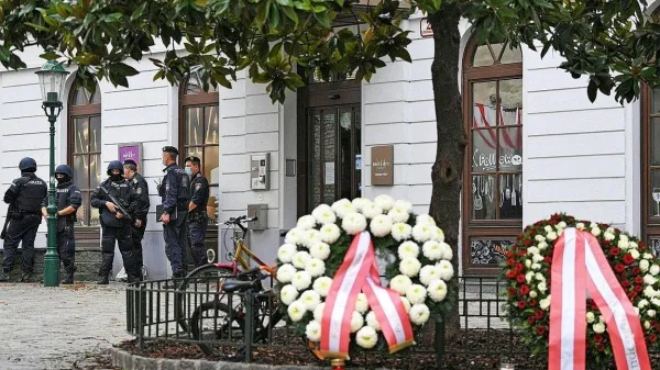 V Avstriji do četrtka velja tridnevno žalovanje, včeraj so se žrtvam 
poklonili z minuto molka. 