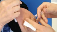 Glede na izjemno zanimanje bo necepljena ostala še vsaj polovica 
vseh, ki bi se letos brezplačno radi cepili proti gripi. 