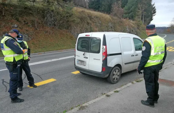 Na Postojnskem in Piv&scaron;kem brez kr&scaron;itev ukrepov