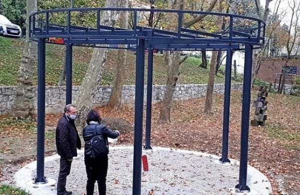 Moja pobuda: v parku v Palah že stoji paviljon