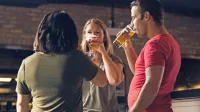 Ob neki priložnosti naj moški ne spijejo  več kot pet meric alkohola, 
torej ne več kot  5  decilitrov   vina ali  1,5 decilitra žganja oziroma   
1,25 litra piva,   ženske pa ne več kot tri merice. 