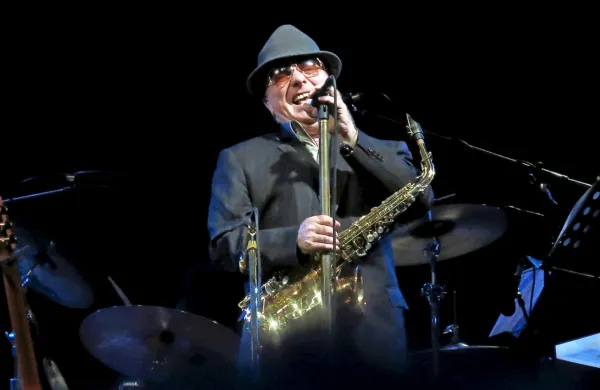 Van Morrison se hoče  vrniti na oder, pred množico.