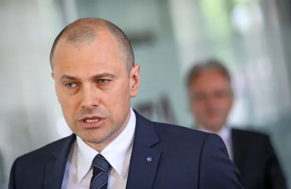 Nadzorni svet je ob obravnavi rezultatov Blaža Brodnjaka še za pet 
let imenoval za predsednika uprave banke.