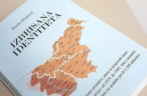 Izbrisana identiteta o nasilnem poitalijančevanju priimkov, imen 
in krajevnih imen. Foto: Katja Gleščič