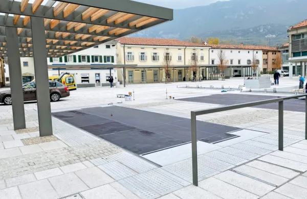 Čez polja po pohodnih plo&scaron;čah