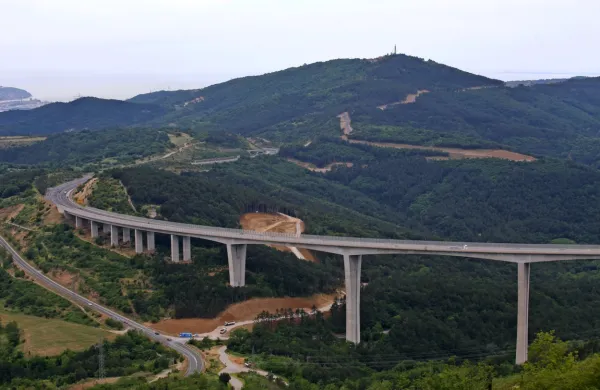 Drugi tir: &scaron;tirje povabljeni, &scaron;est nepovabljenih