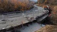 Na Rebrnicah obnavljajo še tri kilometre ceste.