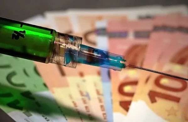 AstraZeneca priznala napako pri odmerkih cepiva v kliničnih &scaron;tudijah