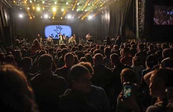 Na minulih festivalih so prodali približno 5000 vstopnic  na dan, kar 
za tri dni pomeni 15.000  z obiskovalci iz vse Slovenije in širše.  