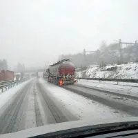Primorska avtocesta mimo Postojne okrog 11. ure