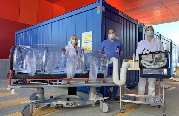 Soške elektrarne so bolnišnici že v novembru donirale turbinski 
ventilator in izolator za obravnavo in prevoz bolnikov. 