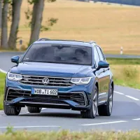 Tiguan je zgodba zase. V letu 2021 načrtujejo prodajo 1400 
primerkov, večina teh  bo s paketom r-line, ki pomeni tudi občutno 
višjo ceno.