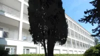 Večina okužb na necovidne oddelke bolnišnic prihaja z bolniki, 
redkeje z  osebja, pravijo v primorskih bolnišnicah, tudi sežanski 
(na fotografiji).
