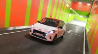 Najmanjši Hyundai je v novi preobleki prepoznaven tudi po dveh okroglih dnevnih lučeh v LED tehniki.