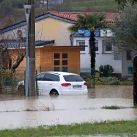Strunjan spet pod vodo