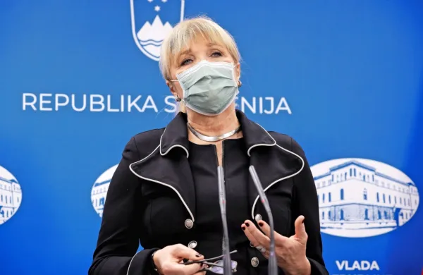 Infektologinja Mojca Matičič