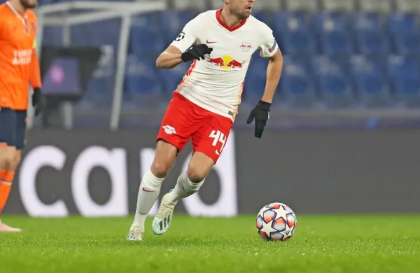 Kevin Kampl bo nocoj z Leipzigom lovil  osmino finala.