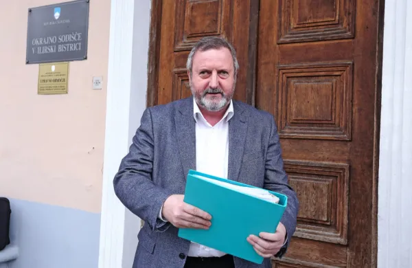 Župan Emil Rojc s tožbo proti članu Pihalnega orkestra Ilirska 
Bistrica Jaši Montaniju na okrajnem sodišču v Ilirski Bistrici ni 
uspel.