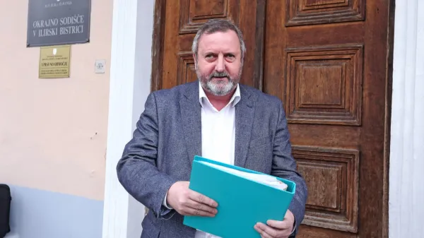 Župan Emil Rojc s tožbo proti članu Pihalnega orkestra Ilirska 
Bistrica Jaši Montaniju na okrajnem sodišču v Ilirski Bistrici ni 
uspel.