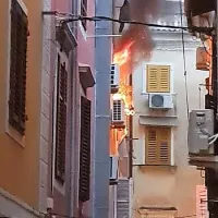 Požar so pogasili, stanovalci so na varnem