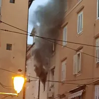 Požar so pogasili, stanovalci so na varnem
