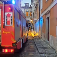 Požar so pogasili, stanovalci so na varnem