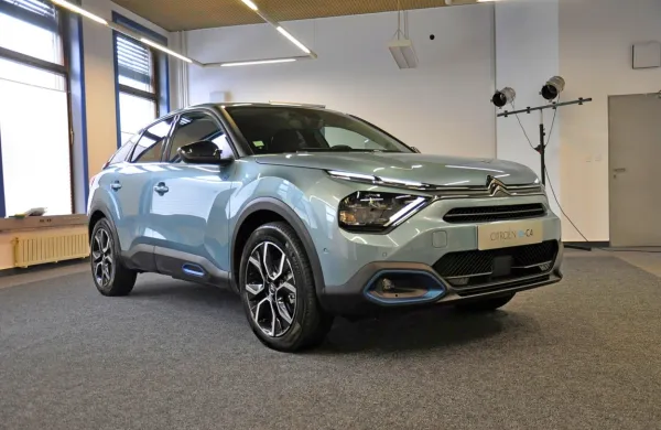 Citroenovi trgovci prve primerke novega C4 pričakujejo konec 
januarja, ko bo znana tudi cena.